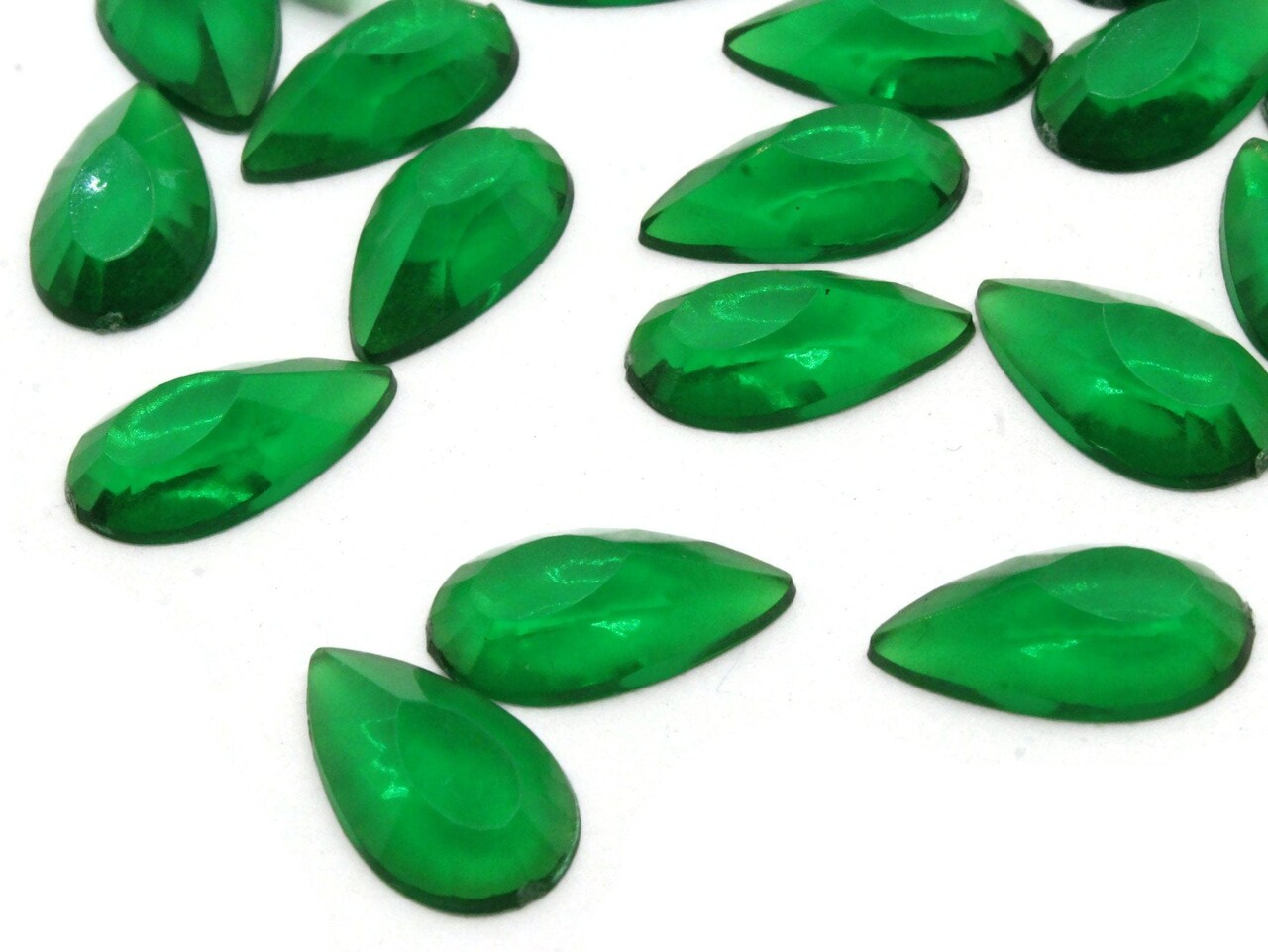 20 20mm Clear Green Faceted Teardrop Vintage Plastic Cabochons bL2